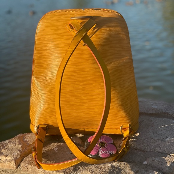 😍Super cute 😍 LOUIS VUITTON BACKPACK EPI - Picture 5 of 17